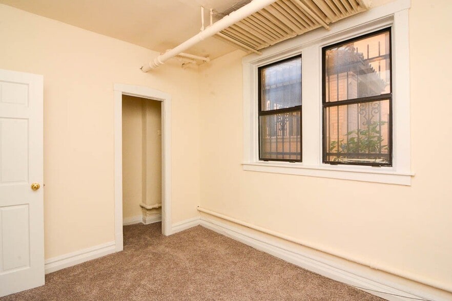 Building Photo - 1542 N Kedzie Ave