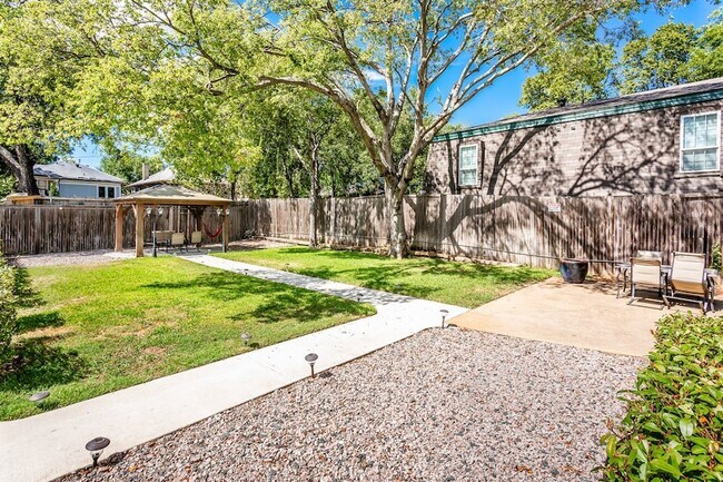 Building Photo - 4719 Junius St