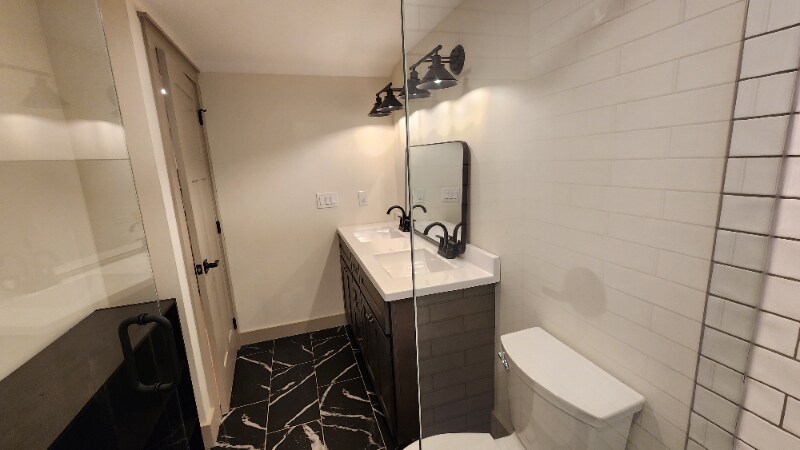 Building Photo - 1704 S Forest Dr