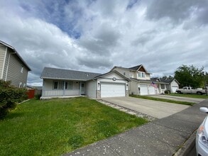 Building Photo - 7467 Clamdigger Dr