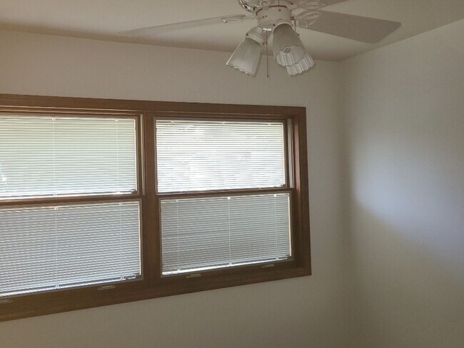 Building Photo - 3 Bedroom Single Family Home in Florissant