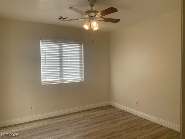 Building Photo - 3520 Sea Grass Dr