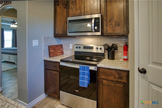 Building Photo - 1139 Cedar Bend