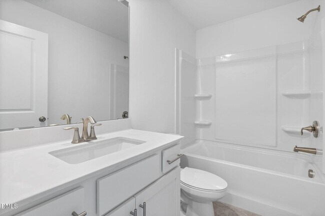 Building Photo - 421 Deep Oak Dr