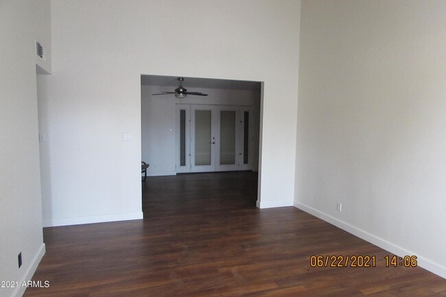 Building Photo - 925 W Curry St