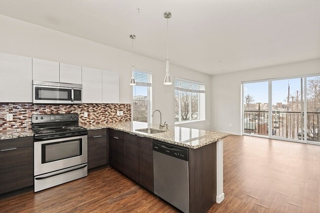 Building Photo - Ascent Uptown