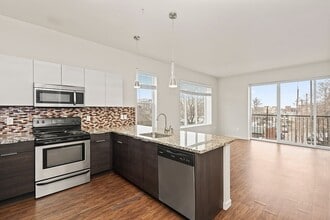 Building Photo - Ascent Uptown