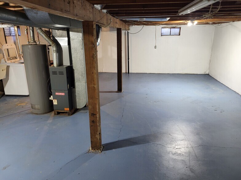 Building Photo - 6610 Carman Dr