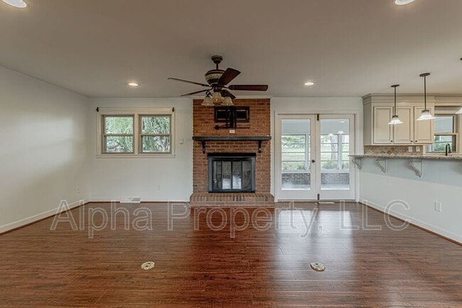 Building Photo - 109 Roberts Cir