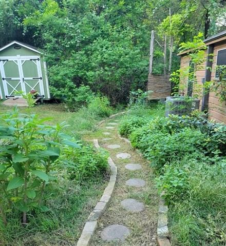 Building Photo - 8619 Groveland Dr