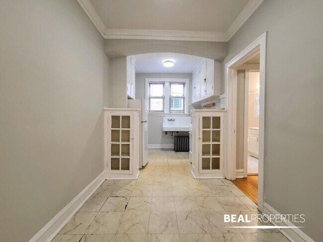 Building Photo - 0 bedroom in CHICAGO IL 60613