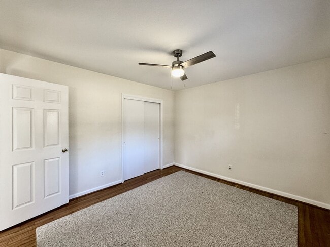 Building Photo - Available NOW! Lakefront 4 Bedroom/2 Bath Home, Pet-Friendly, Fenced Yard, Great School Zones!