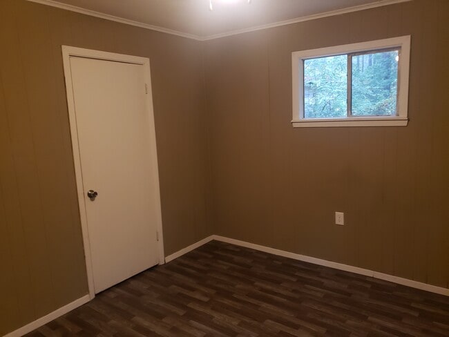 Building Photo - 906 Pierson St