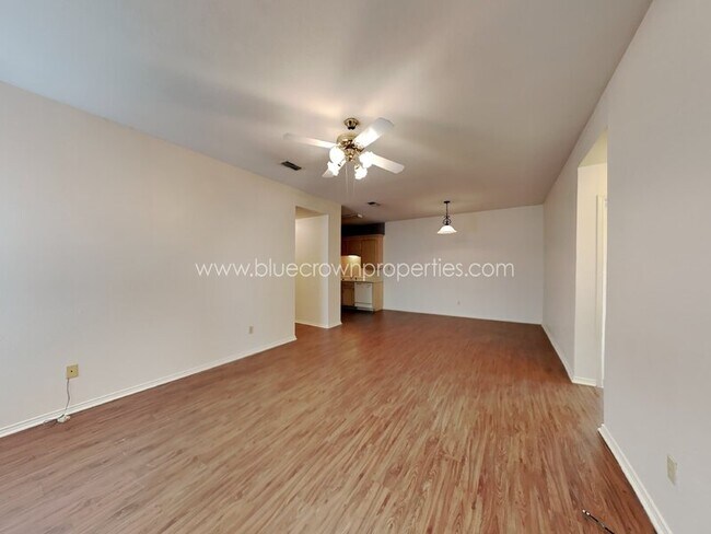 Building Photo - 10317 Lone Pine Ln
