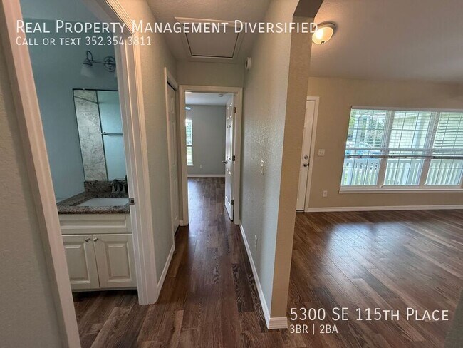 Building Photo - 5300 SE 115th Pl