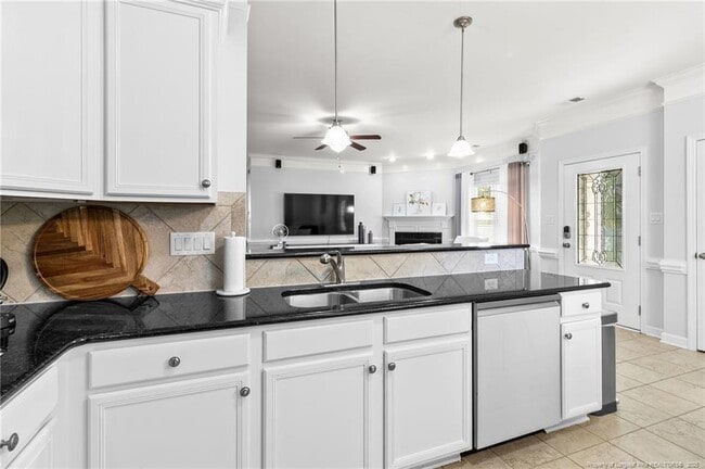 Building Photo - 1321 Braybrooke Pl