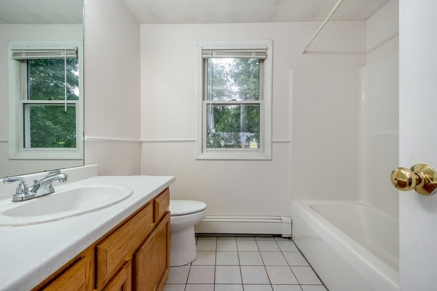 Building Photo - 18 Ladyslipper Dr