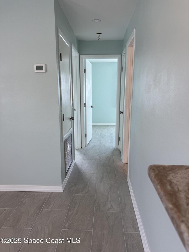 Building Photo - 2841 College View Dr