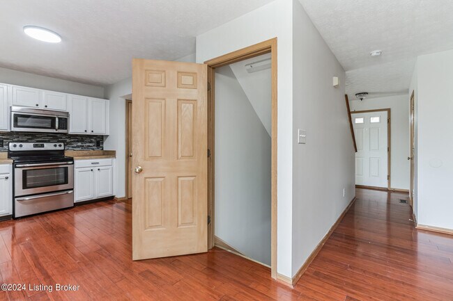 Building Photo - 10102 Winding River Way