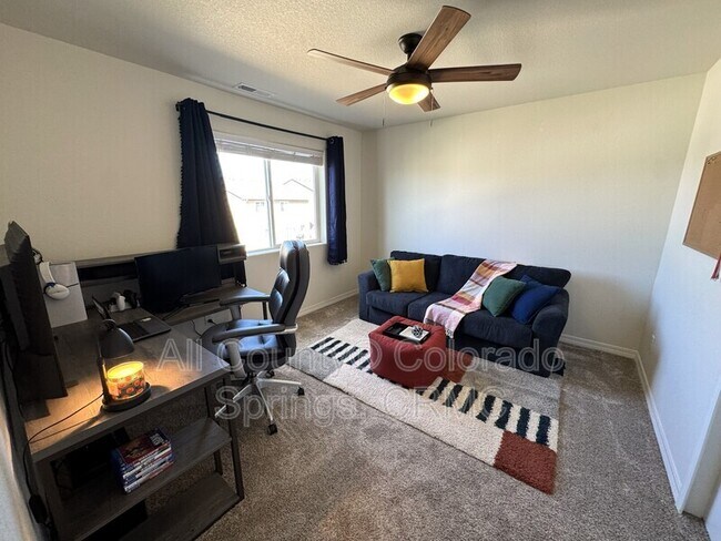 Building Photo - 8145 Phyllite Dr