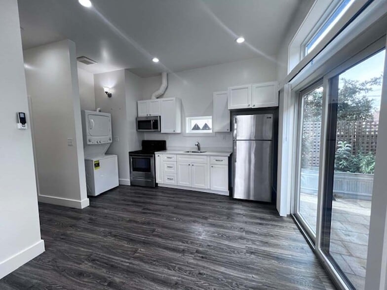 Building Photo - 6235 San Pablo Ave