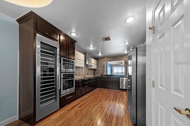 Building Photo - 8761 The Esplanade