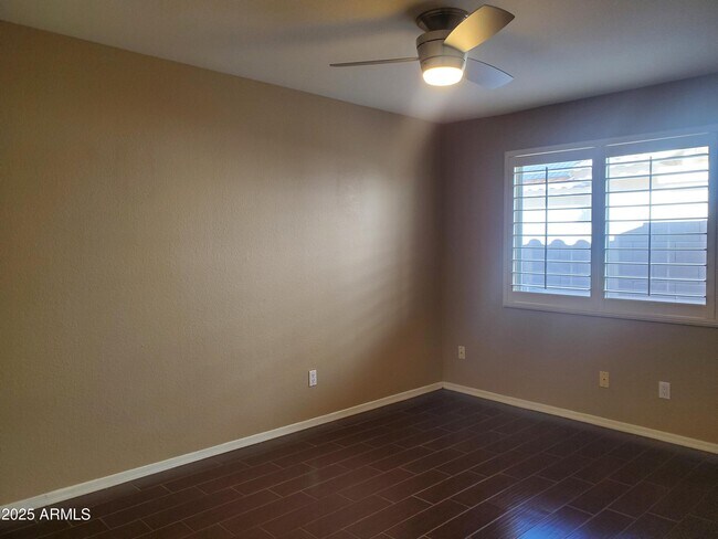 Building Photo - 12059 N 110th St