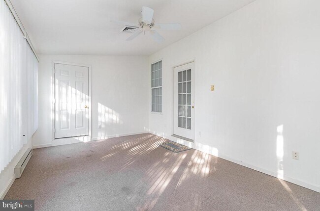 Building Photo - 660 Springhouse Ln