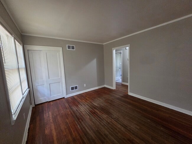 Building Photo - 4062 Shirley Dr