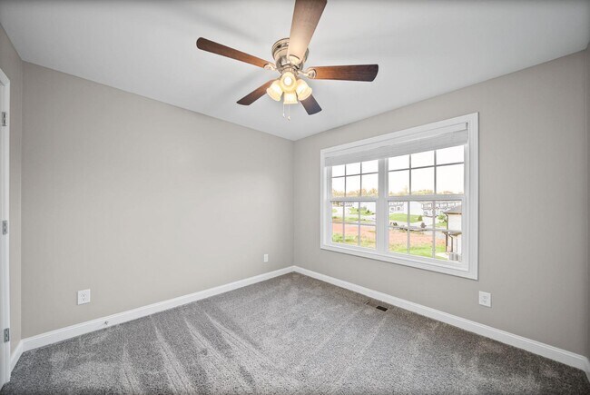 Building Photo - 1172 Meadowhill Ln