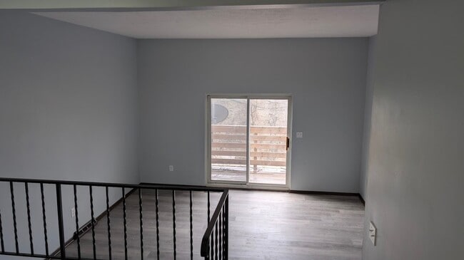 Building Photo - 12-14 Sedalia Ave - 14A
