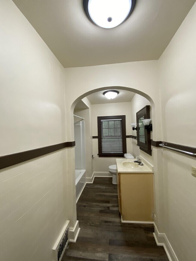 711 S Dewey St 711 S Dewey St Eau Claire WI 54701 Apartment Finder