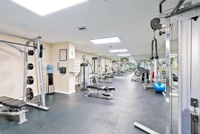 Building Photo - 4000 N Ocean Dr
