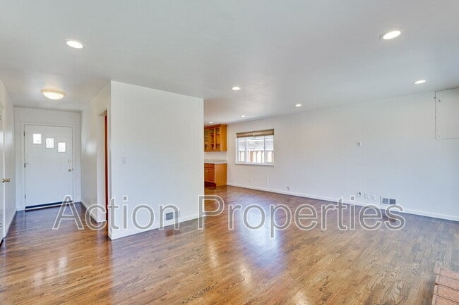 Building Photo - 4225 Borina Dr