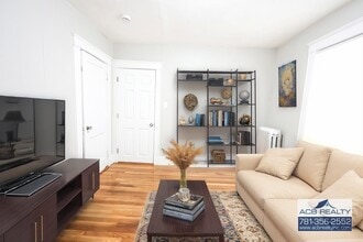 Building Photo - 10 Mattakeeset St