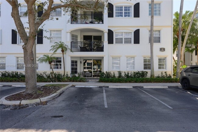 Building Photo - 3255 NE 184th St