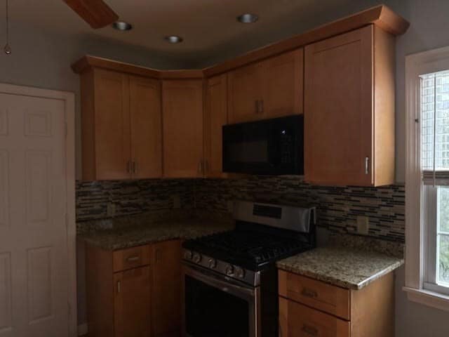 Building Photo - 633 Plantation St