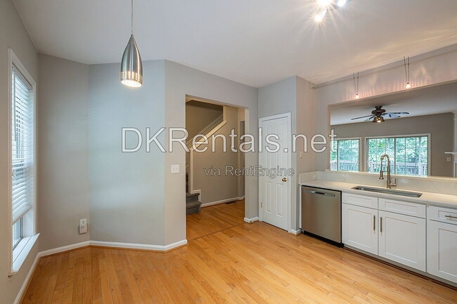 Building Photo - 2358 Towneview Ct SE