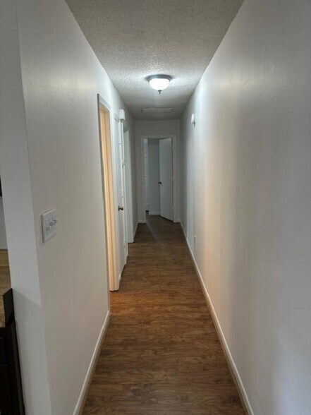 Building Photo - 415 N Oceana Blvd