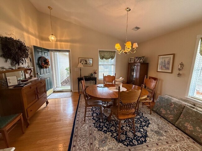 Building Photo - 3 Bedroom 2 Bath House in Shadowmoss - West Ashley