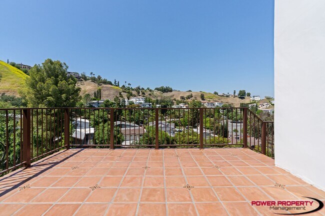 Building Photo - Spacious 5-Bedroom Home with Modern Amenit...