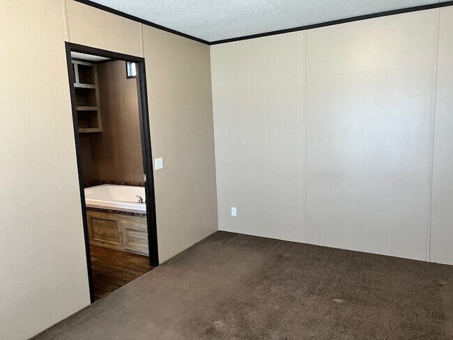 Building Photo - 12988 Gustavo Dr