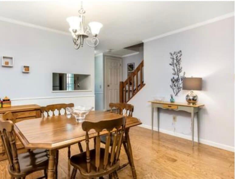 Building Photo - 252 Twin Oaks Ter