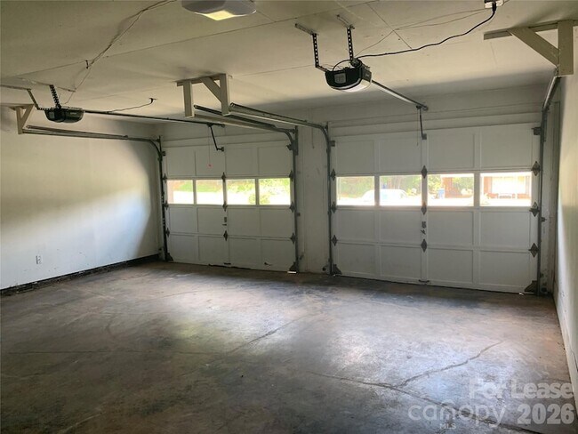 Building Photo - 2995 Wonderland Ln