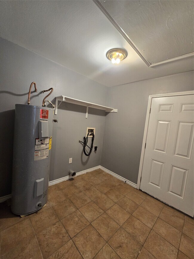 Building Photo - 3231 Angelfish Cove