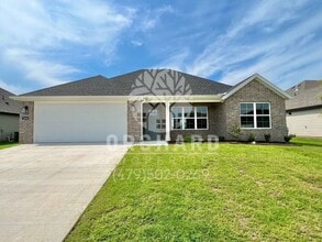 Building Photo - Siloam Springs- Single-Family Home- Spacio...