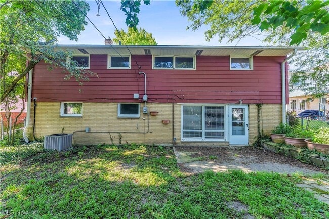Building Photo - 3460 Hetzel Dr