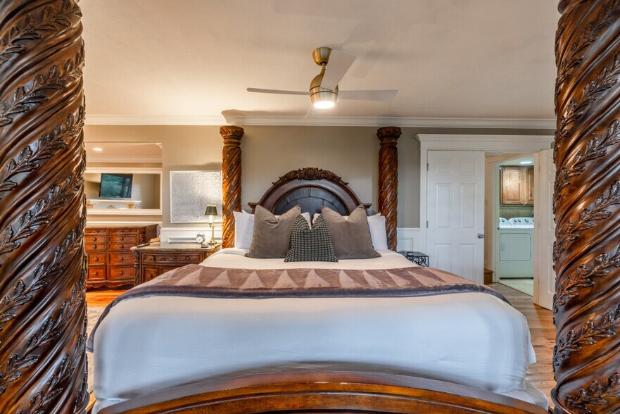 Building Photo - 10098 Wasatch Blvd