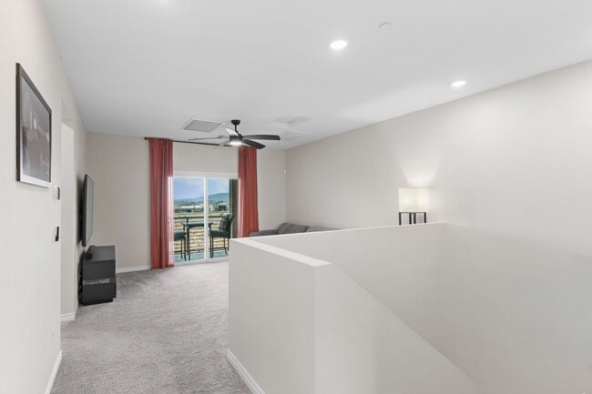 Building Photo - Beautiful 2 Story TownHome in Inspirada