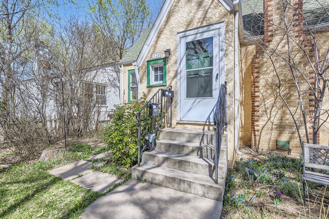 Building Photo - 520 S Loomis Ave